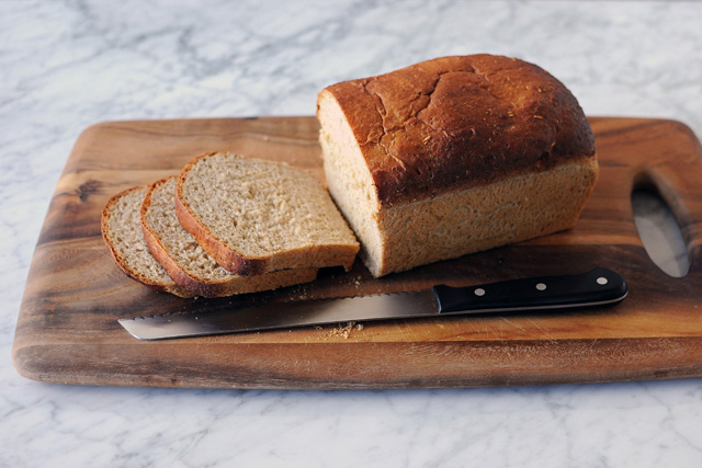 Post image for Honey Oatmeal Sandwich Bread