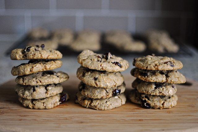 Post image for Vegan Oatmeal Cranberry Cookies